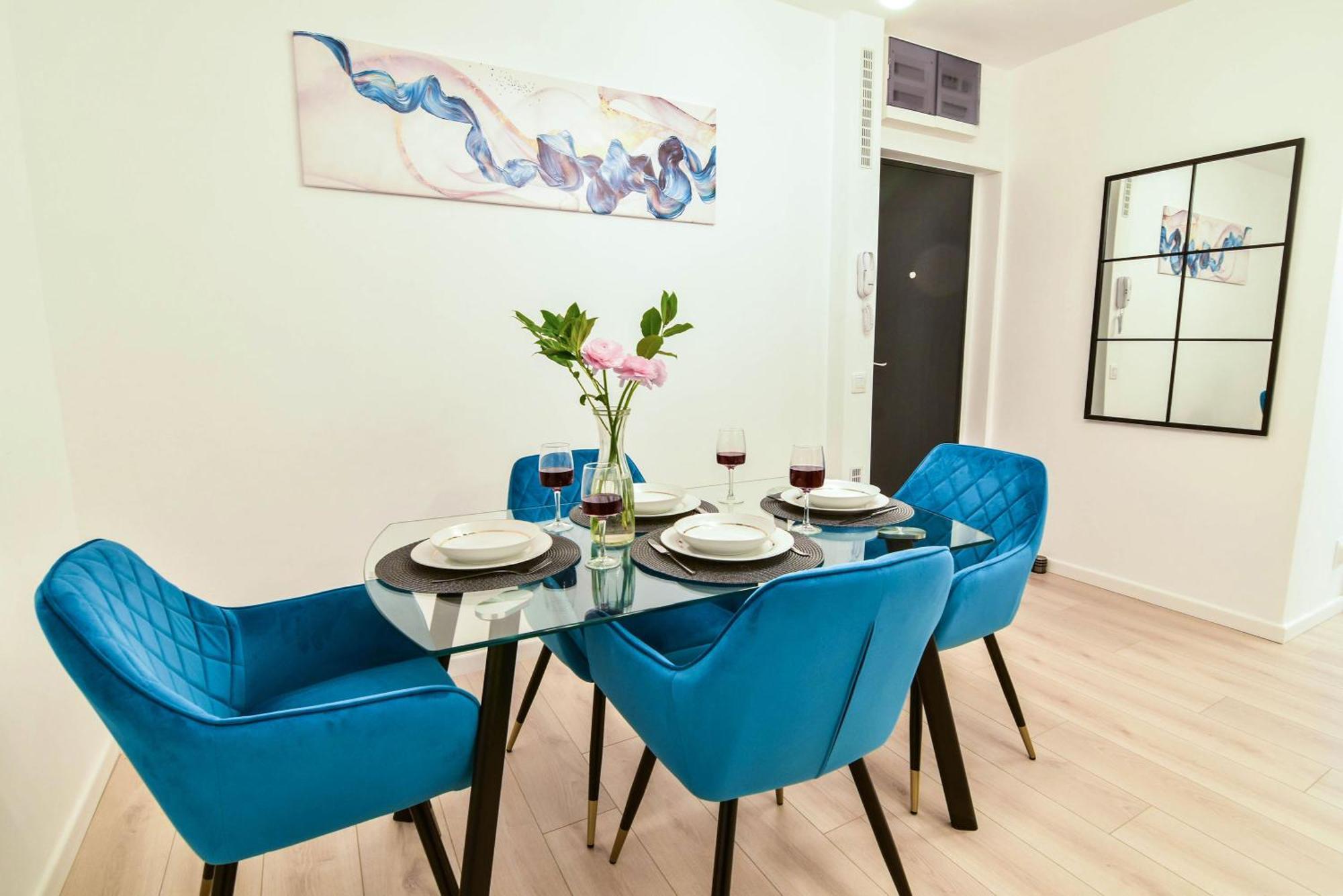 Center By Alia Apartament