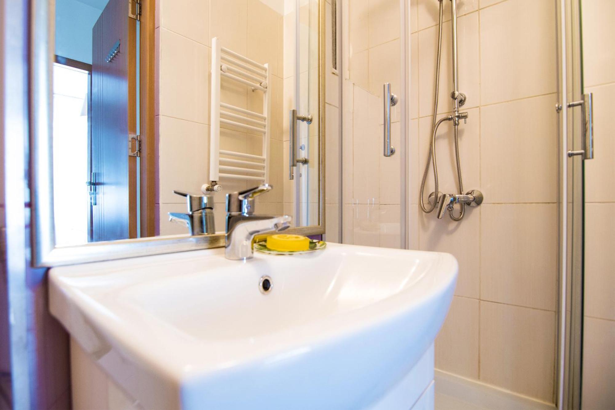 Center By Alia Apartament